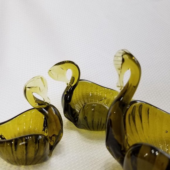 Vintage Trio of Hand Blown Olive Glass Swans nesting - Picture 2 of 8